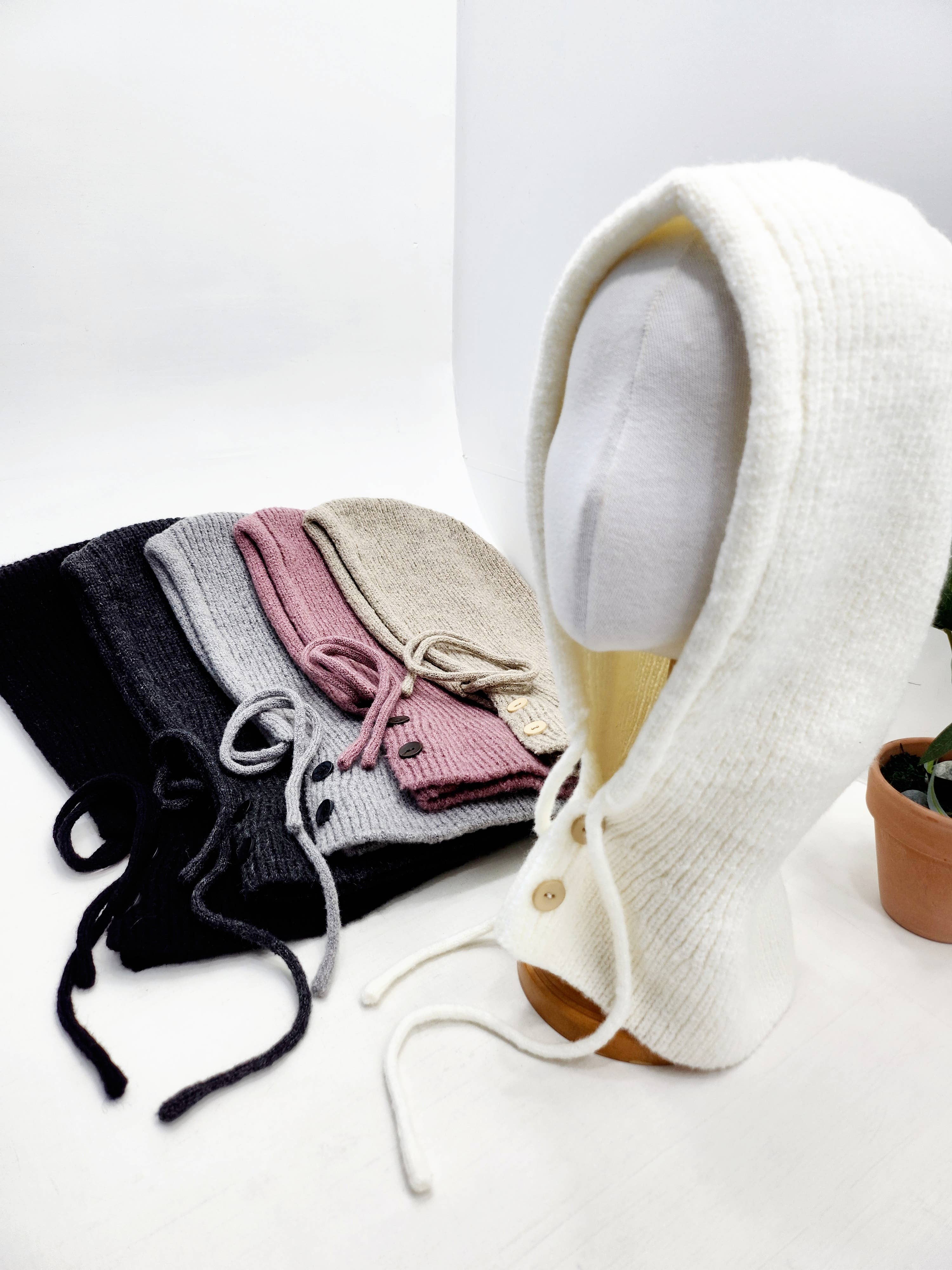 Strikket Balaklava I Ull Med Hette
